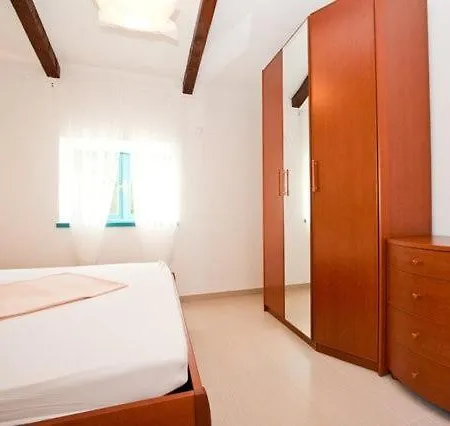 بيت للعطل Little Summer House